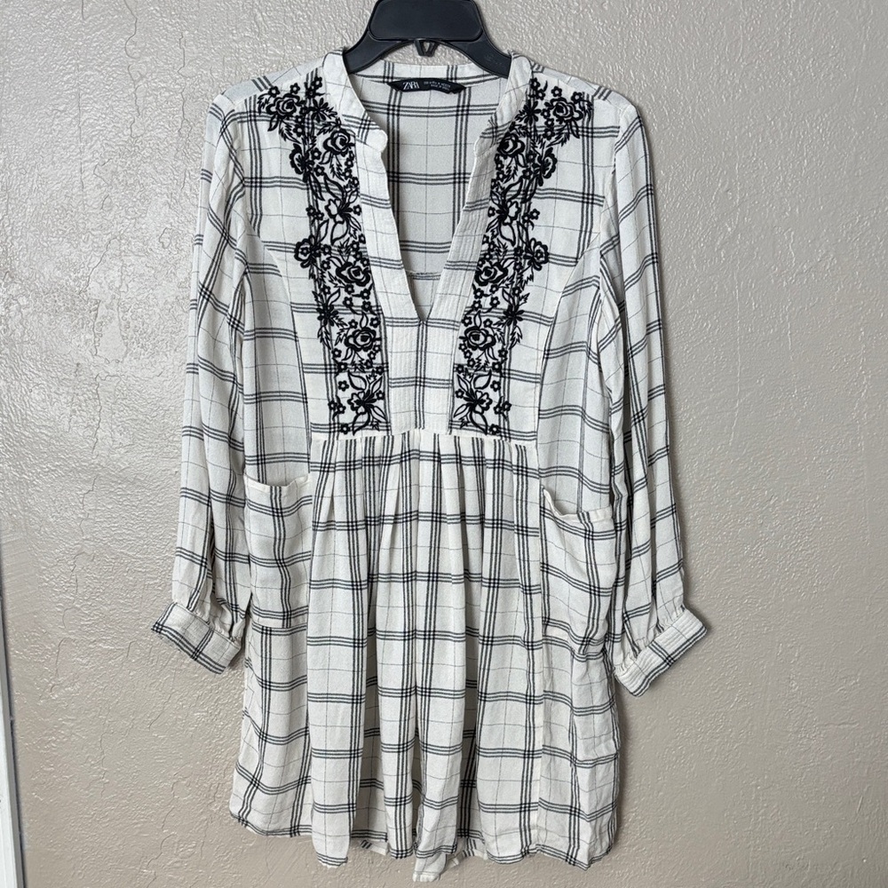 Zara Plaid Tunic Length Top Embroidered Detail Women’s Medium